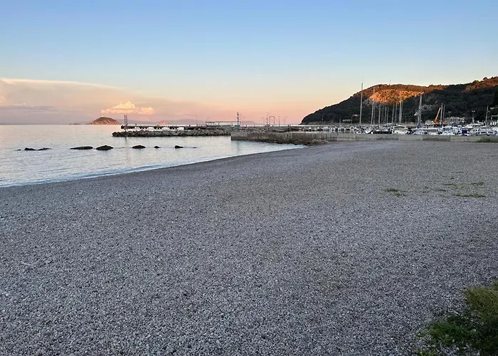 Le Vasche - By The Sea - Cavo